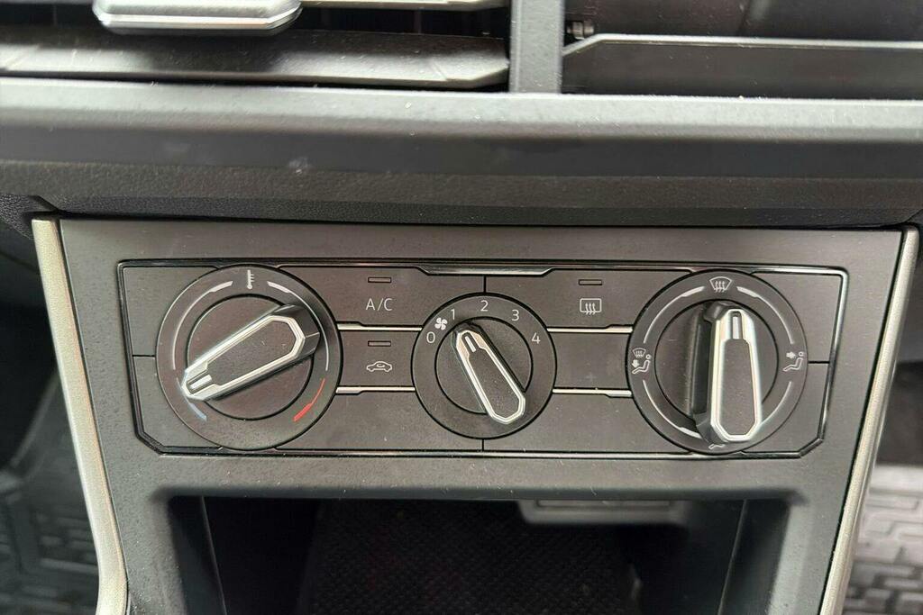 Volkswagen Polo Polo Match Tsi Black #32