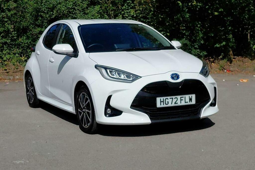 Toyota Yaris 1.5 Vvt H Design Hatchback Hybrid E Cvt White
