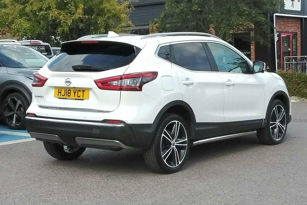 Nissan Qashqai 1.5 Dci Tekna Suv HJ18YCT White #3