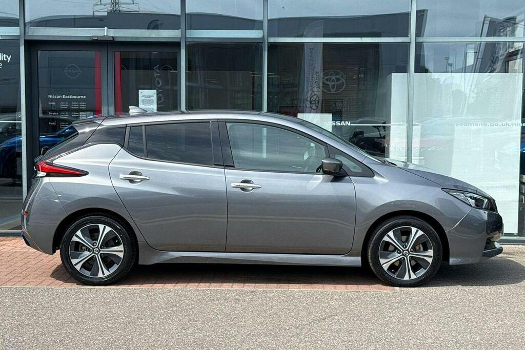 Nissan Leaf 40Kwh Tekna Hatchback DN71VKW Grey #2