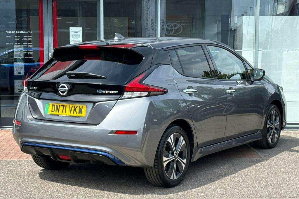 Nissan Leaf 40Kwh Tekna Hatchback DN71VKW Grey #3