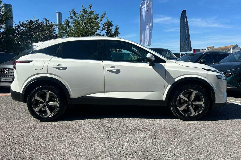 Nissan Qashqai 1.3 Dig T Mhev N Connecta Suv Hybrid Ma HW71FZV White #2