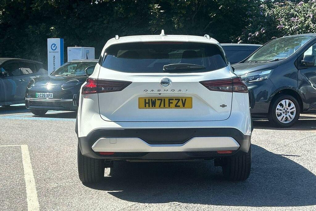 Nissan Qashqai 1.3 Dig T Mhev N Connecta Suv Hybrid Ma HW71FZV White #4