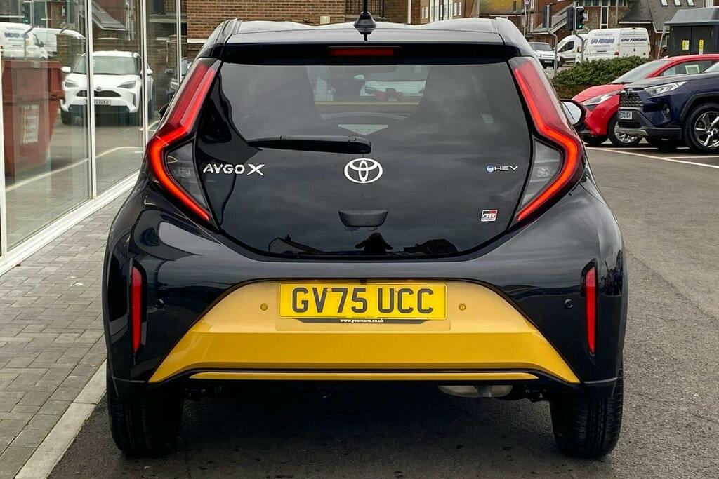 Toyota Aygo X 1.5H Gr Sport Hatchback Hybrid Cvt GV75UCC Yellow #4