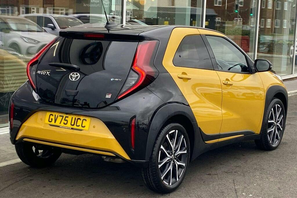 Toyota Aygo X 1.5H Gr Sport Hatchback Hybrid Cvt GV75UCC Yellow #3