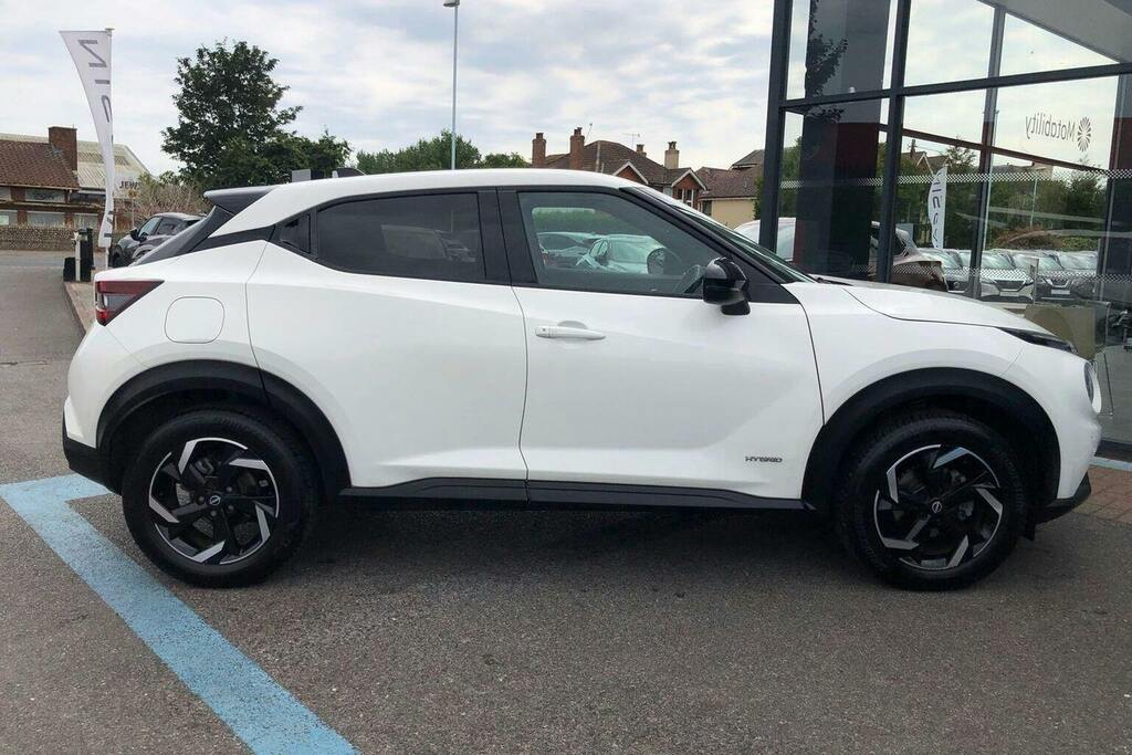 Nissan Juke 1.6 N Connecta Suv Hybrid White #2