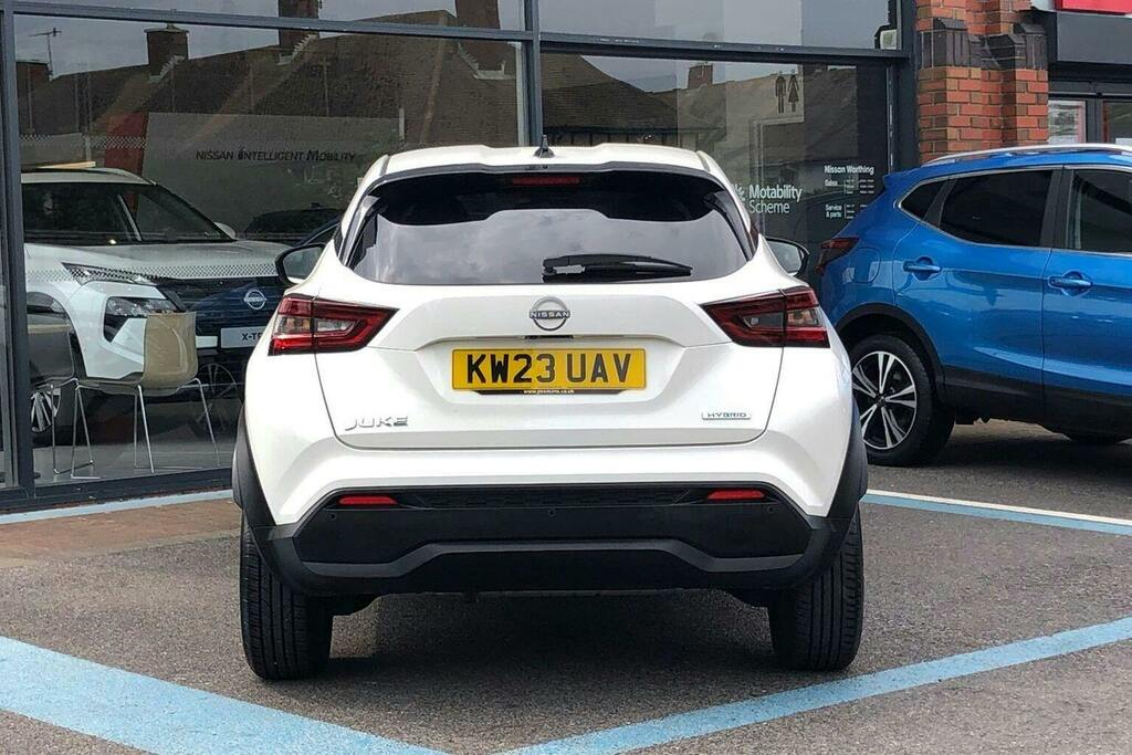 Nissan Juke 1.6 N Connecta Suv Hybrid White #4