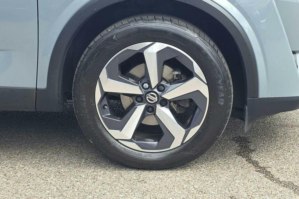 Nissan Qashqai 1.3L Tekna Black #9