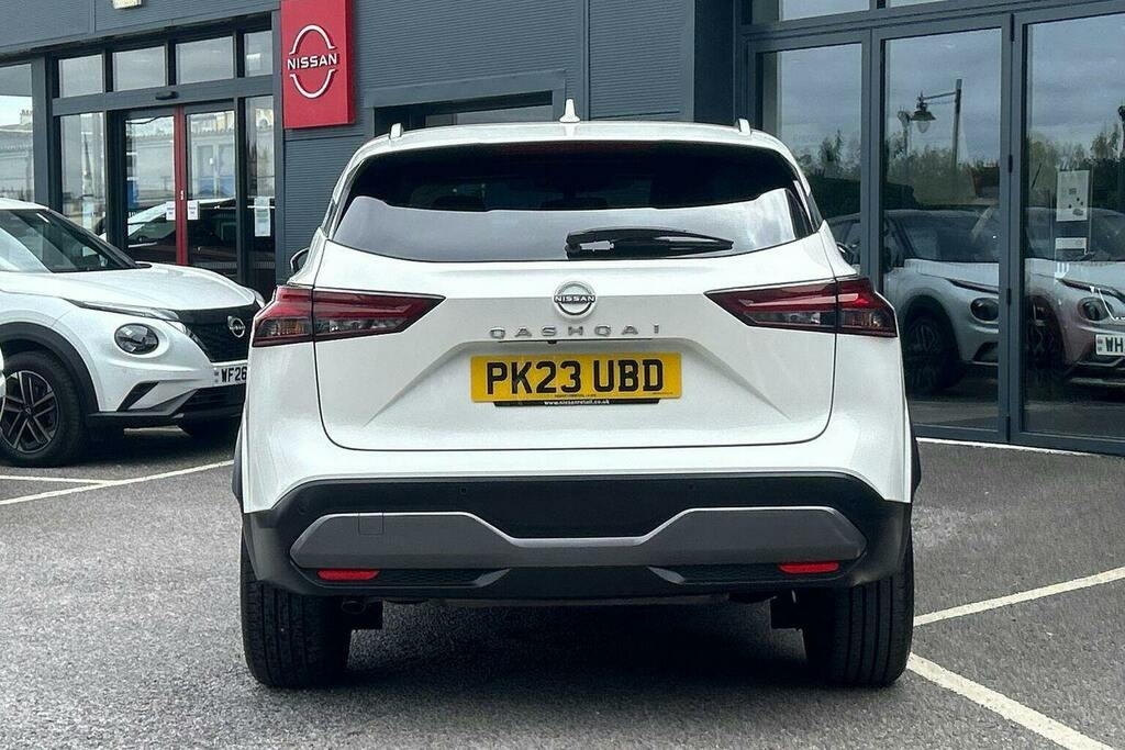 Nissan Qashqai 1.3 Dig T Mhev N Connecta Suv Hybrid Ma PK23UBD White #4