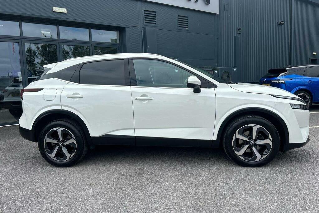 Nissan Qashqai 1.3 Dig T Mhev N Connecta Suv Hybrid Ma PK23UBD White #2