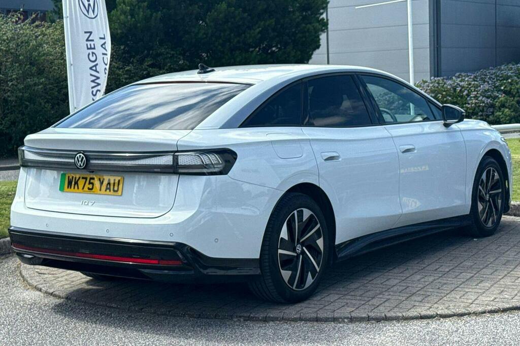 Volkswagen ID.7 Pro 77Kwh Match Plus Fastback White #3
