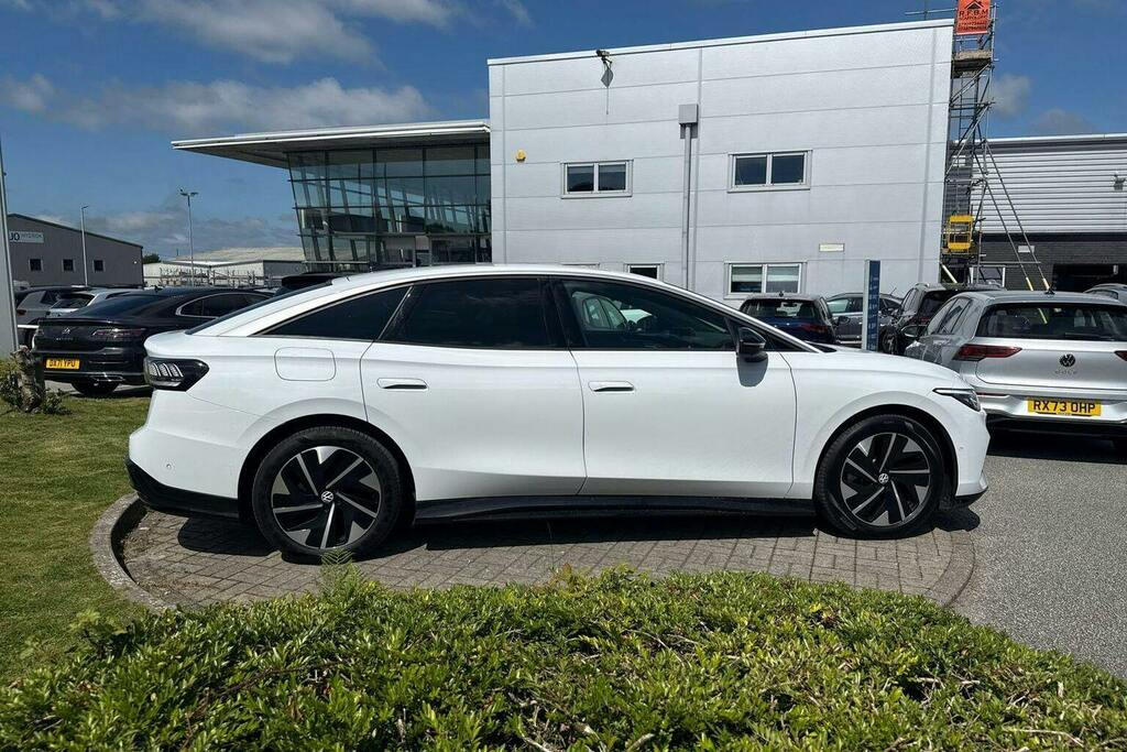 Volkswagen ID.7 Pro 77Kwh Match Plus Fastback White #2