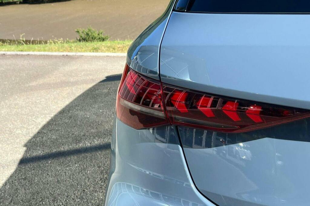 Audi RS3 Tfsi Carbon Black S Tronic Quattro Euro 6 4-Door Red #21