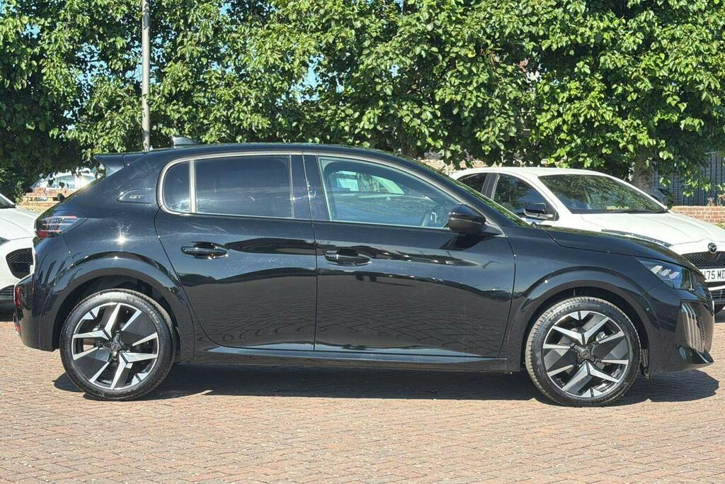 Peugeot 208 1.2 Gt Hatchback Hybrid E Dsc6 KM25NMU Black #2