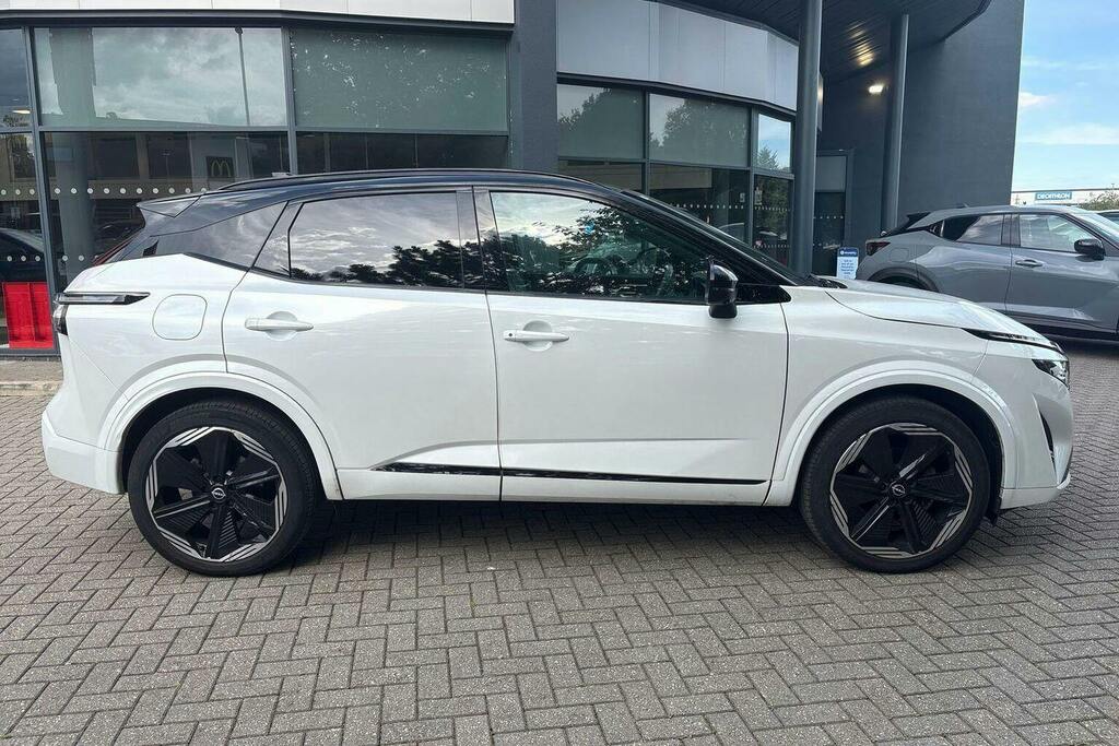 Nissan Qashqai 1.3 Dig T Mhev N Design Suv Hybrid Manu HY25LWU White #2