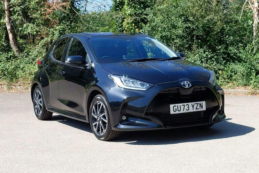 Toyota Yaris 1.5 Vvt H Design Hatchback Hybrid E Cvt Black