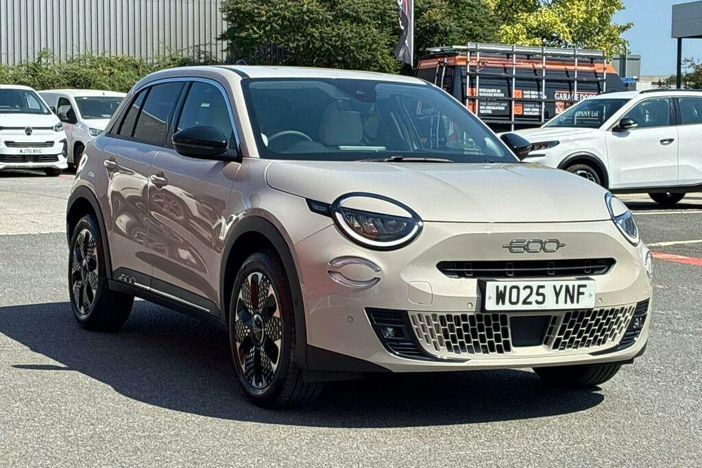 Fiat 600 1.2 Mhev La Prima Suv Hybrid E Dct Beige