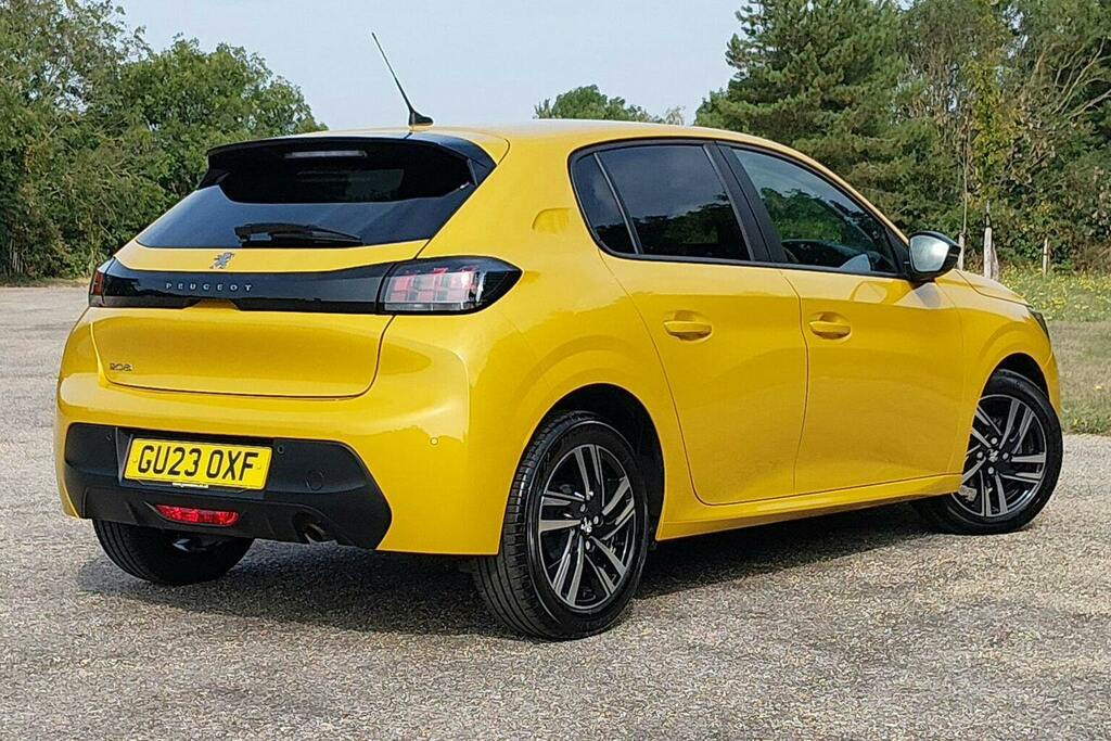 Peugeot 208 1.2 Puretech Active Premium Plus Hatchback Pe GU23OXF Yellow #3