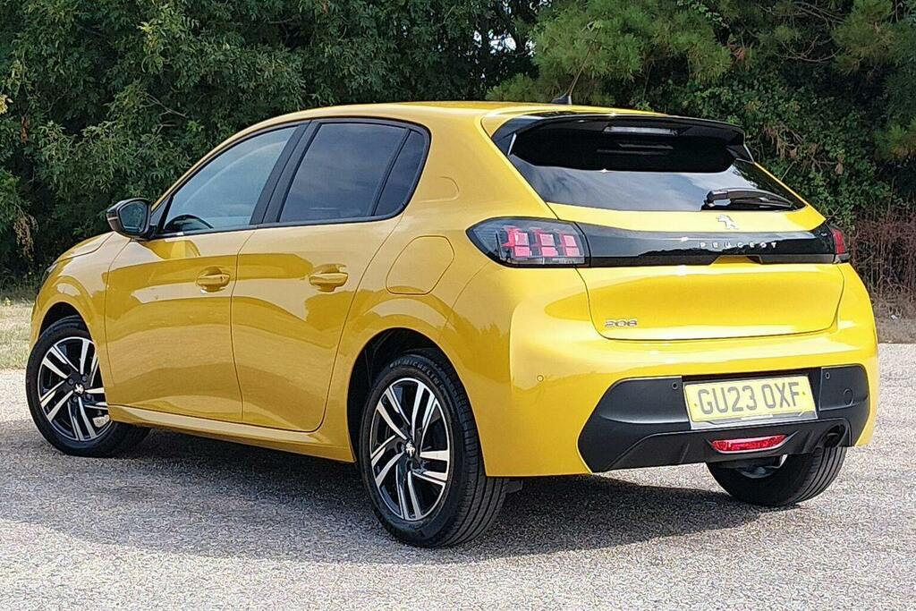 Peugeot 208 1.2 Puretech Active Premium Plus Hatchback Pe GU23OXF Yellow #5