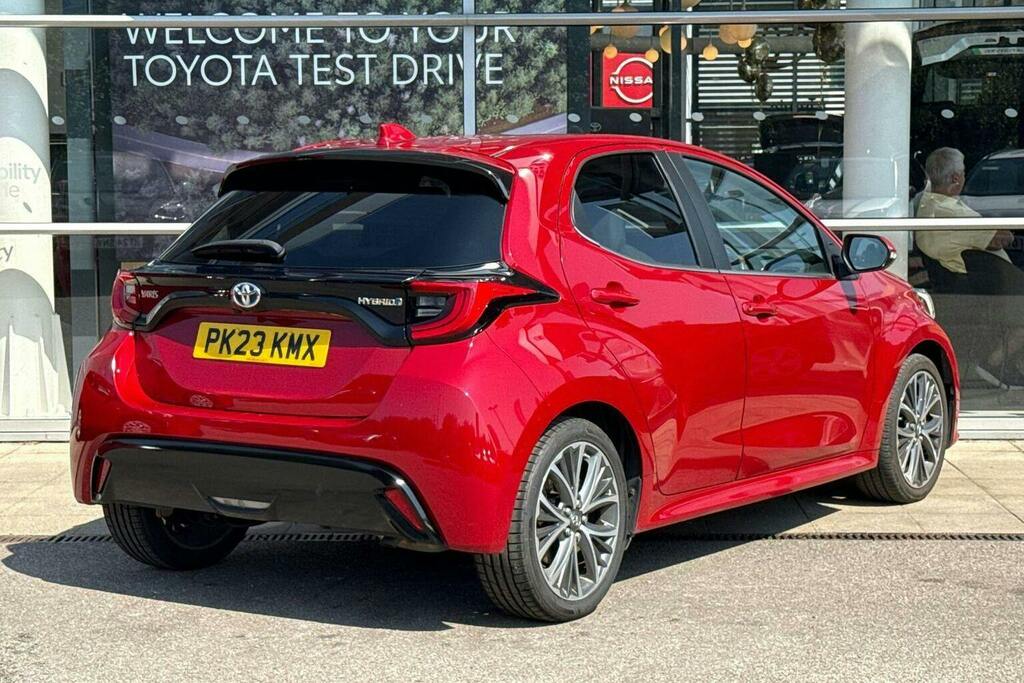 Toyota Yaris 1.5 Vvt H Excel Hatchback Hybrid E Cvt Red #2