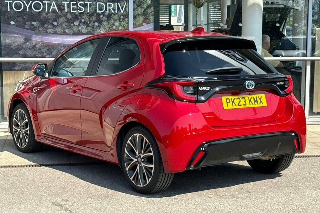 Toyota Yaris 1.5 Vvt H Excel Hatchback Hybrid E Cvt Red #4