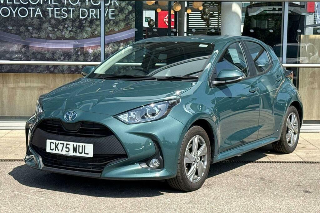 Toyota Yaris 1.5 Vvt H Icon Hatchback Hybrid E Cvt Green #3