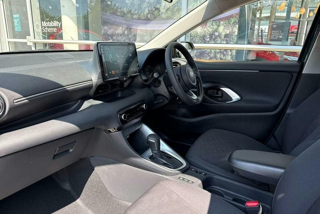 Toyota Yaris 1.5 Vvt H Icon Hatchback Hybrid E Cvt Green #5