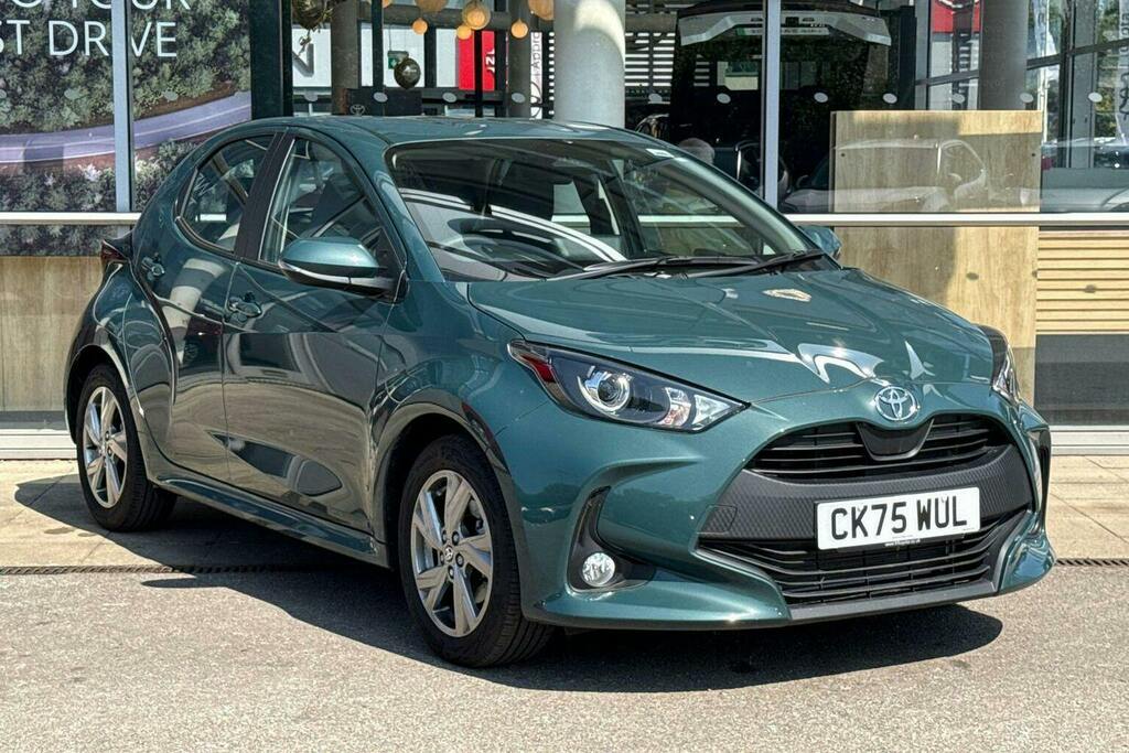 Toyota Yaris 1.5 Vvt H Icon Hatchback Hybrid E Cvt Green