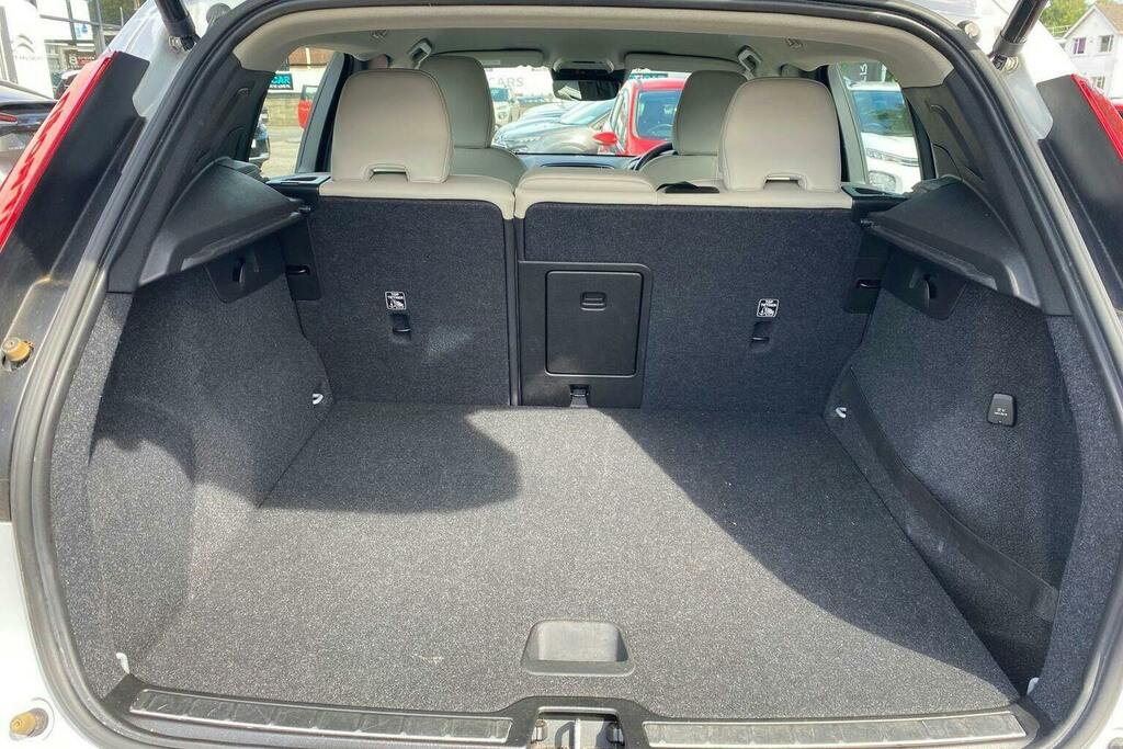 Volvo XC40 Volvo Estate 2.0 T4 Inscription Pro Geartronic Black #17