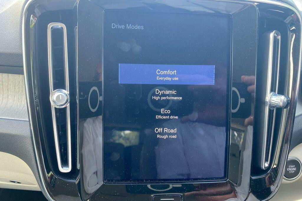 Volvo XC40 Volvo Estate 2.0 T4 Inscription Pro Geartronic Black #23