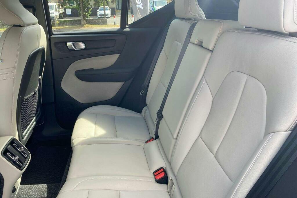Volvo XC40 Volvo Estate 2.0 T4 Inscription Pro Geartronic Black #16