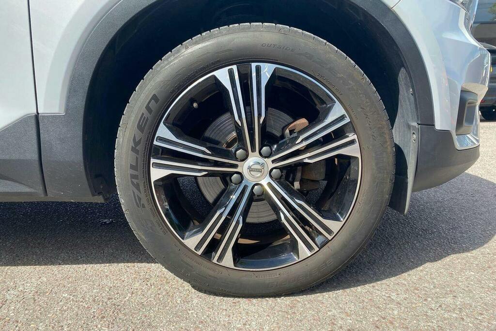 Volvo XC40 Volvo Estate 2.0 T4 Inscription Pro Geartronic Black #8
