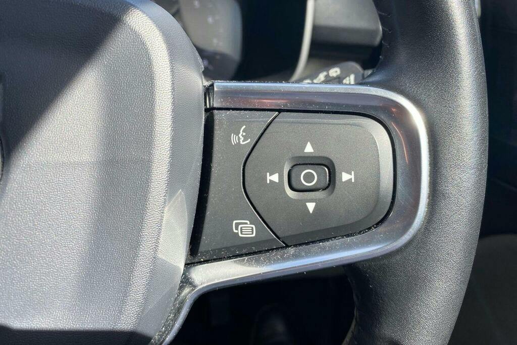 Volvo XC40 Volvo Estate 2.0 T4 Inscription Pro Geartronic Black #21