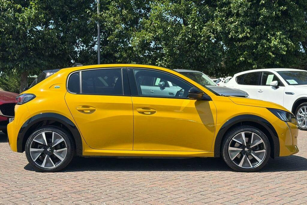 Peugeot e-208 50Kwh Gt Hatchback Yellow #2