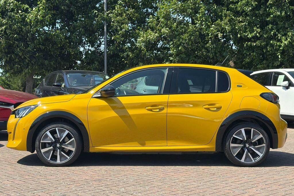 Peugeot e-208 50Kwh Gt Hatchback Yellow #6