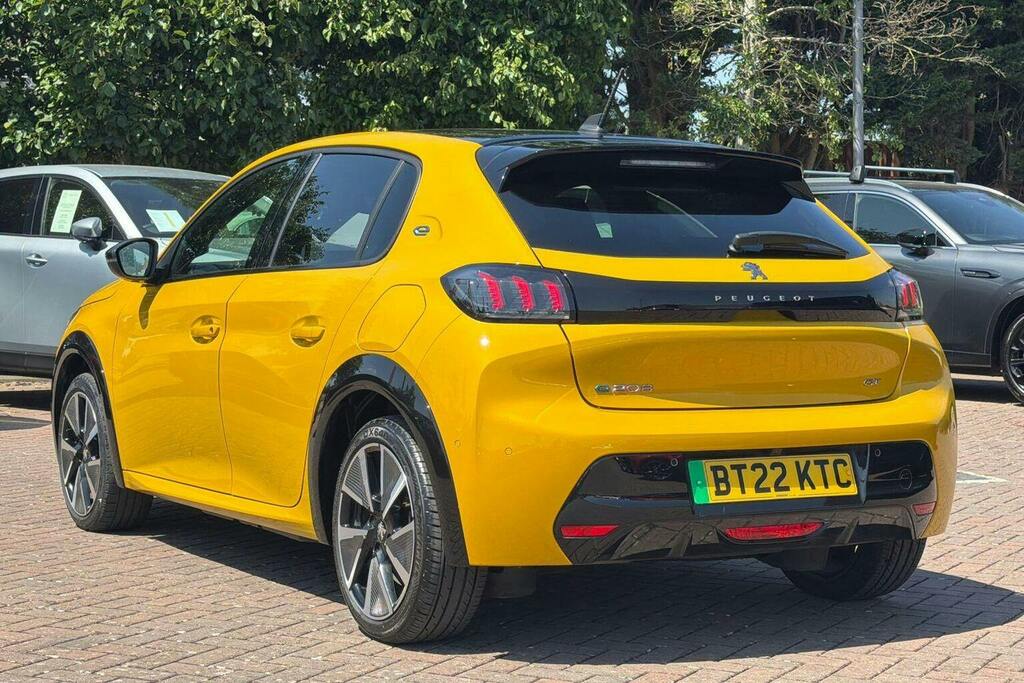 Peugeot e-208 50Kwh Gt Hatchback Yellow #5