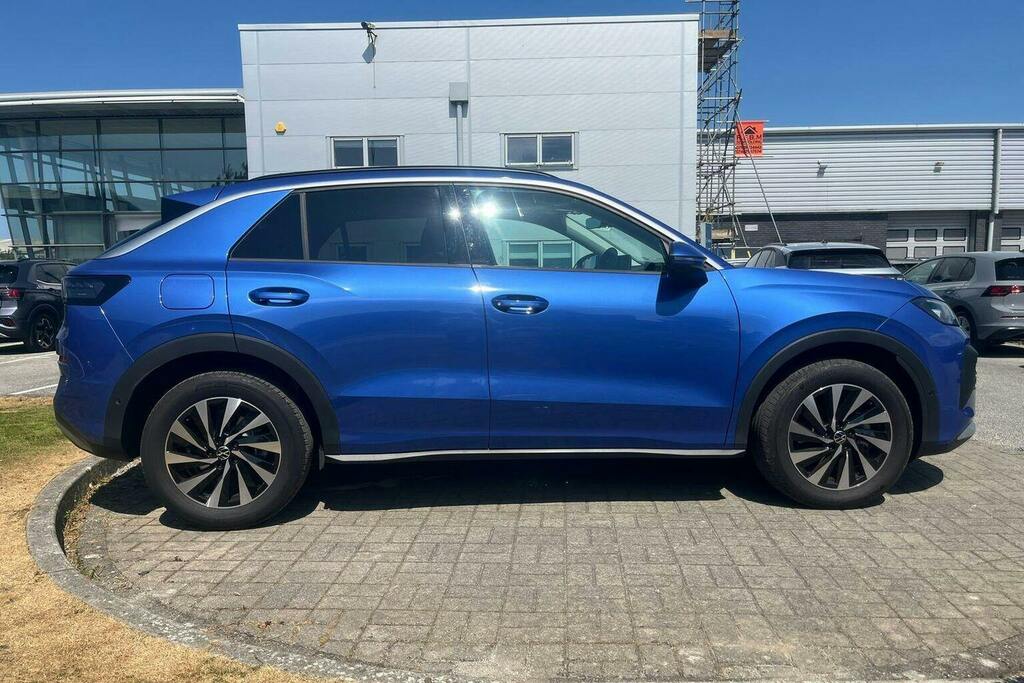 Volkswagen T-Roc 1.5 Etsi Mhev Life Suv Hybrid Dsg WK26TNF Blue #2