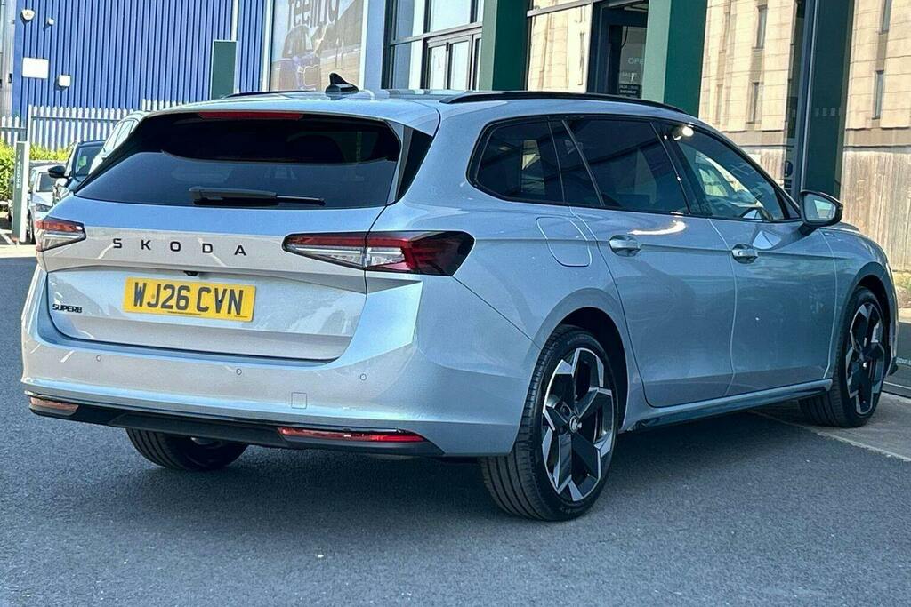 Skoda Superb 2.0 Tsi Sportline Estate Dsg Silver #3