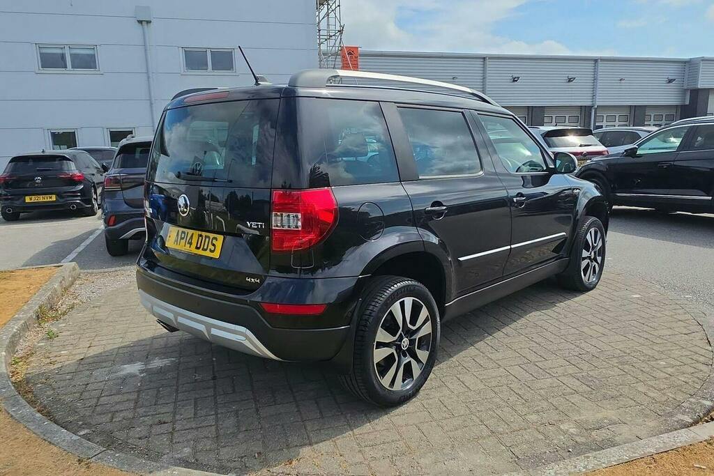 Skoda Yeti 2.0 Tdi Laurin And Klement Outdoor Manu Black #3