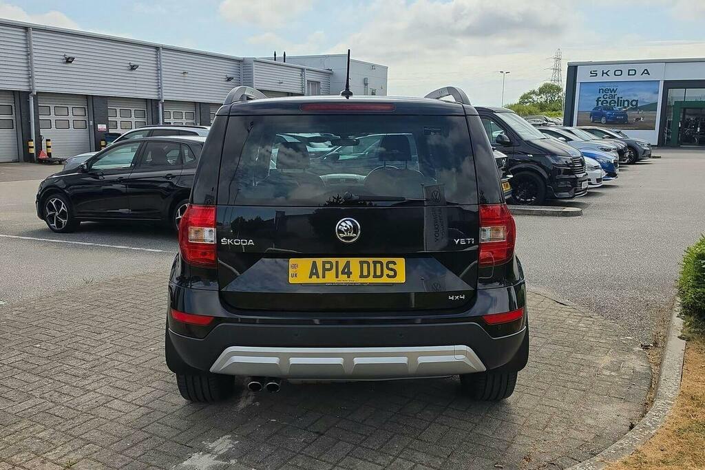 Skoda Yeti 2.0 Tdi Laurin And Klement Outdoor Manu Black #4