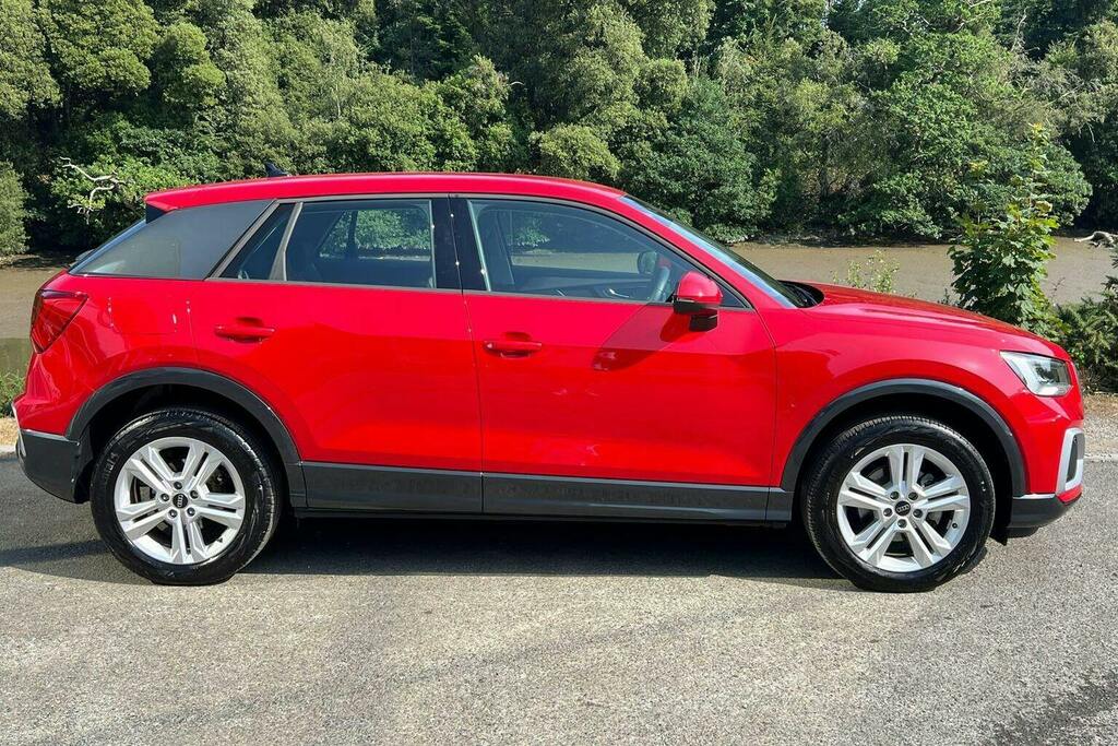 Audi Q2 1.5 Tfsi Cod 35 Sport Suv S Tronic Red #2