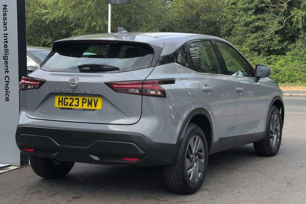 Nissan Qashqai 1.3 Dig T Mhev Acenta Premium Suv Hybri HG23PMV Grey #3