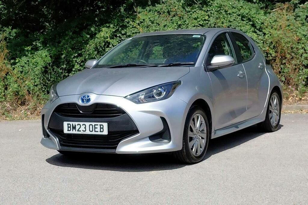 Toyota Yaris 1.5 Vvt H Icon Hatchback Hybrid E Cvt Silver #3