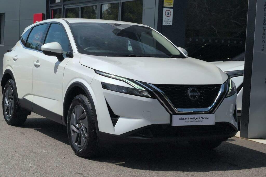 Nissan Qashqai 1.3 Dig T Mhev Acenta Premium Suv Hybri White