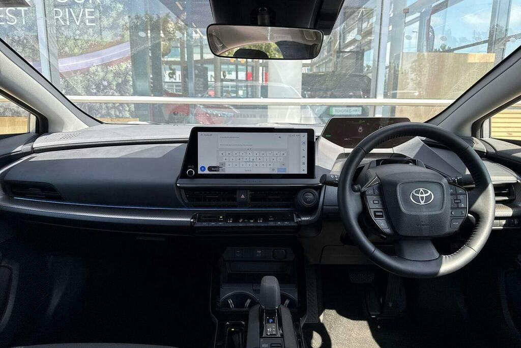 Toyota Prius 2.0 13.6Kwh Design Hatchback Plug In Hy Silver #6