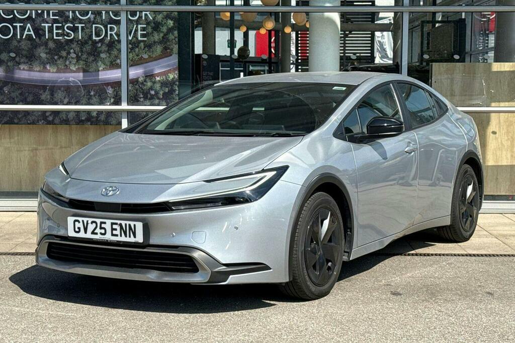Toyota Prius 2.0 13.6Kwh Design Hatchback Plug In Hy Silver #3