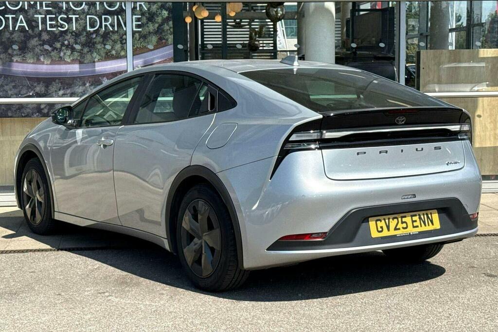 Toyota Prius 2.0 13.6Kwh Design Hatchback Plug In Hy Silver #4
