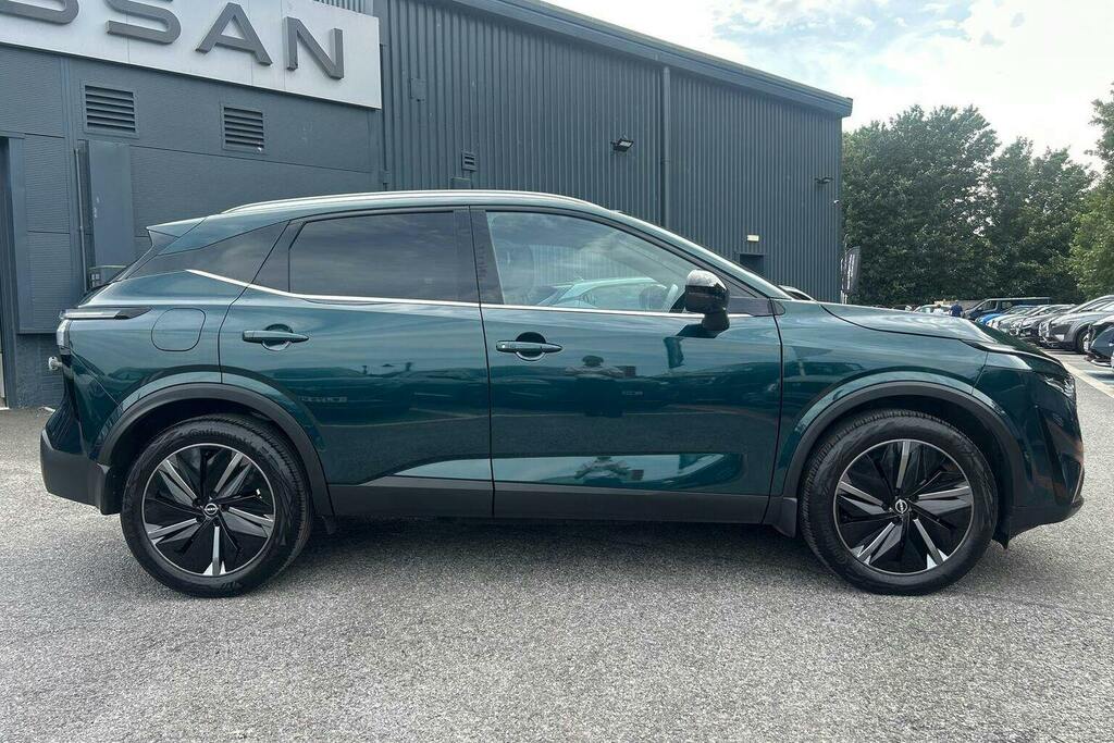 Nissan Qashqai 1.3 Dig T Mhev Tekna Suv Hybrid WJ75VJK Green #2