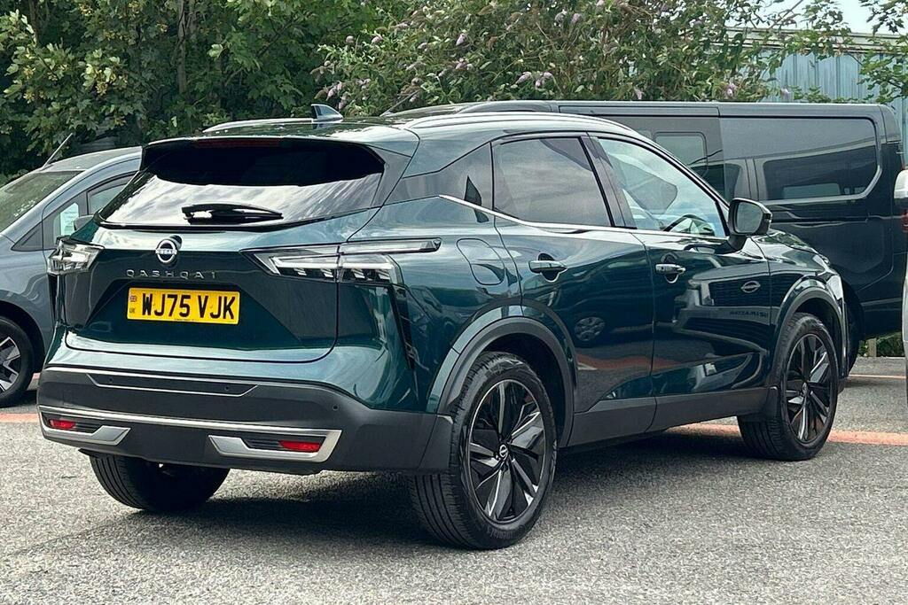 Nissan Qashqai 1.3 Dig T Mhev Tekna Suv Hybrid WJ75VJK Green #3