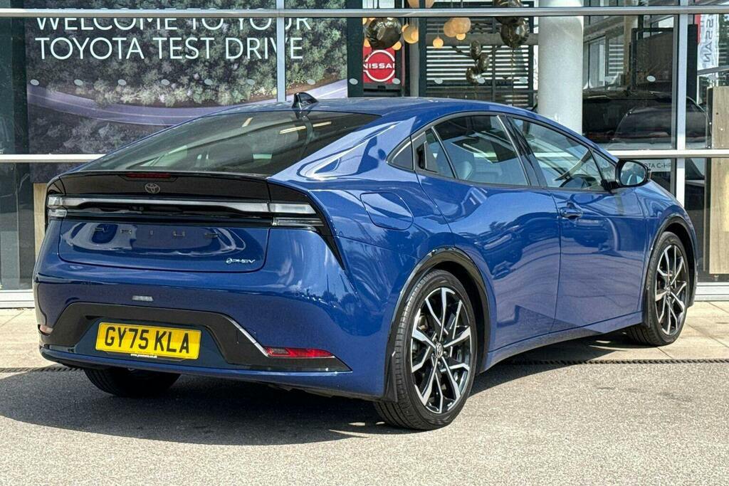 Toyota Prius 2.0 13.6Kwh Excel Hatchback Plug In Hyb Blue #2